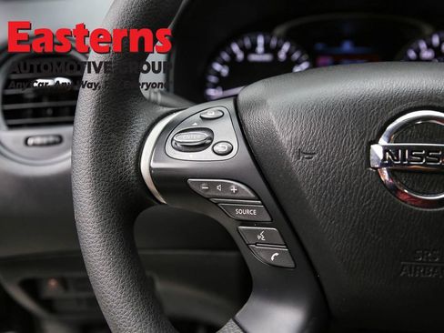 Used 2020 Nissan Pathfinder S image 15