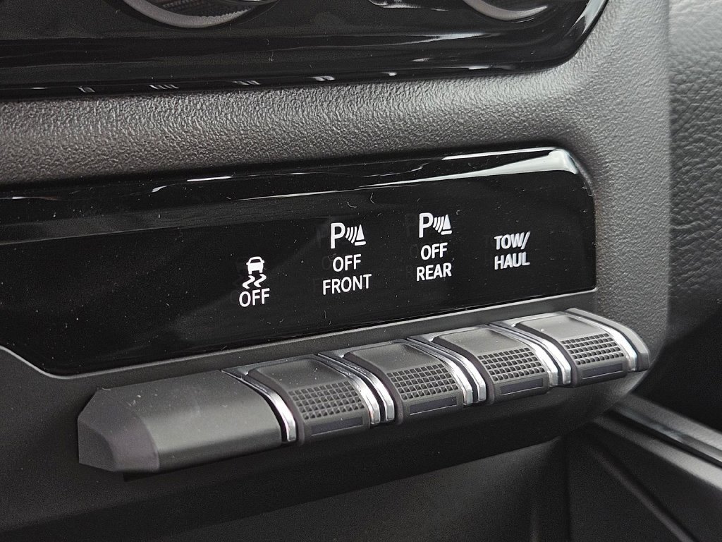 Used 2026 RAM 1500 4x4 Crew Cab image 28