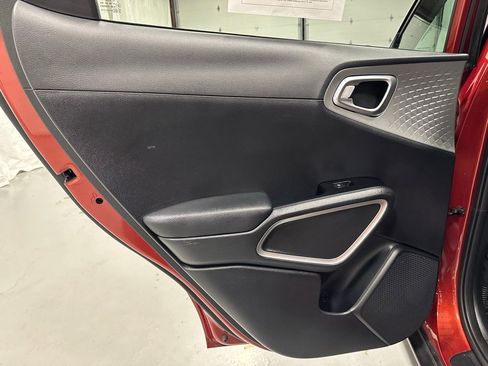 Used 2024 Kia Soul LX w/ Option Group 015 image 37