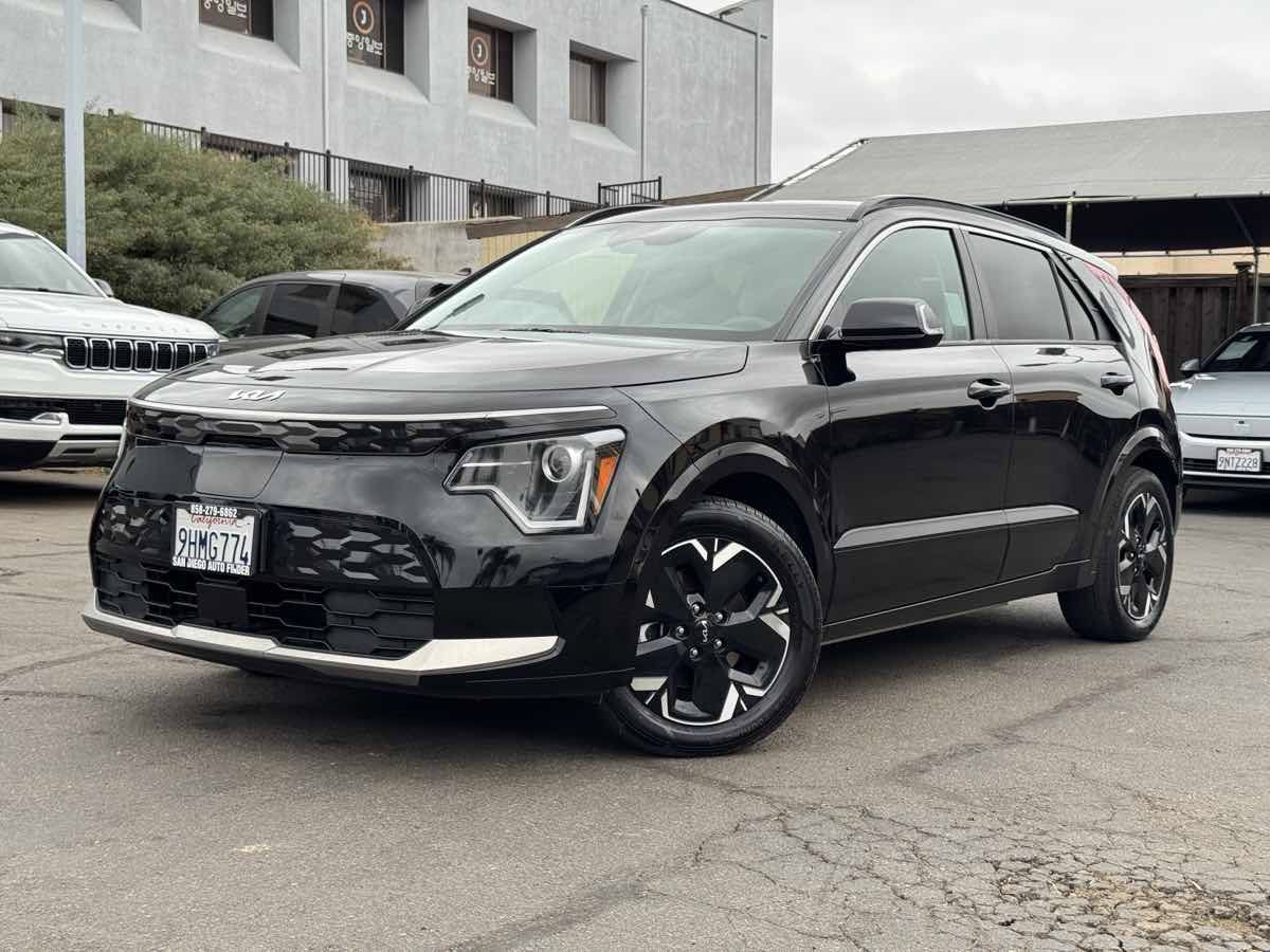 Used 2023 Kia Niro Wind FWD image 2