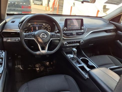 Used 2023 Nissan Altima 2.5 SV image 9