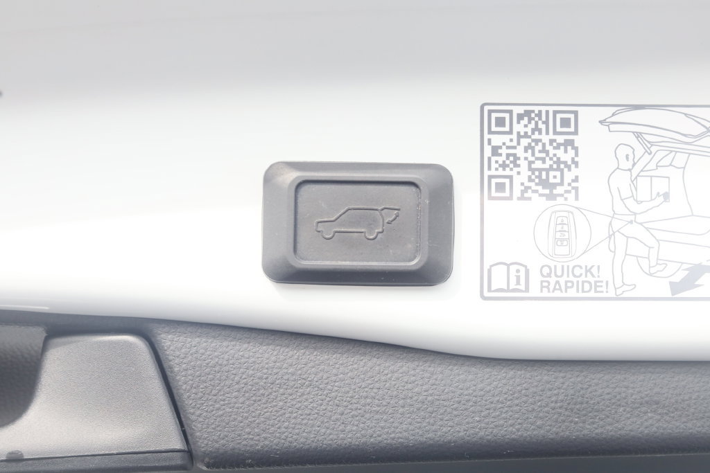 Used 2023 Toyota RAV4 Limited AWD/4WD image 27