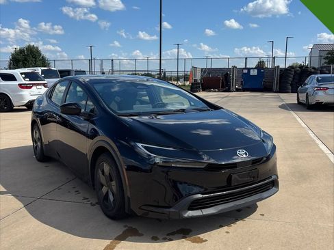 Used 2024 Toyota Prius LE FWD image 7