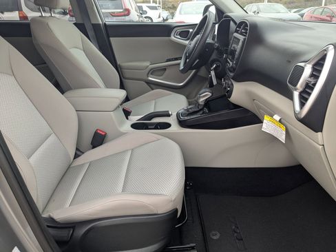 Certified 2024 Kia Soul LX w/ Option Group 015 image 19