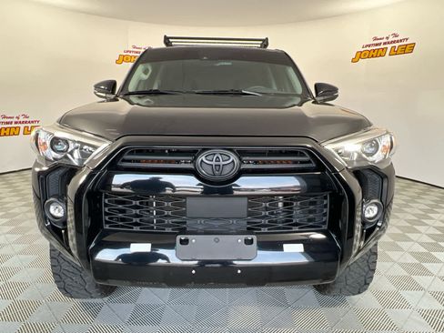 Used 2022 Toyota 4Runner SR5 Premium w/ Moonroof Package AWD/4WD image 10