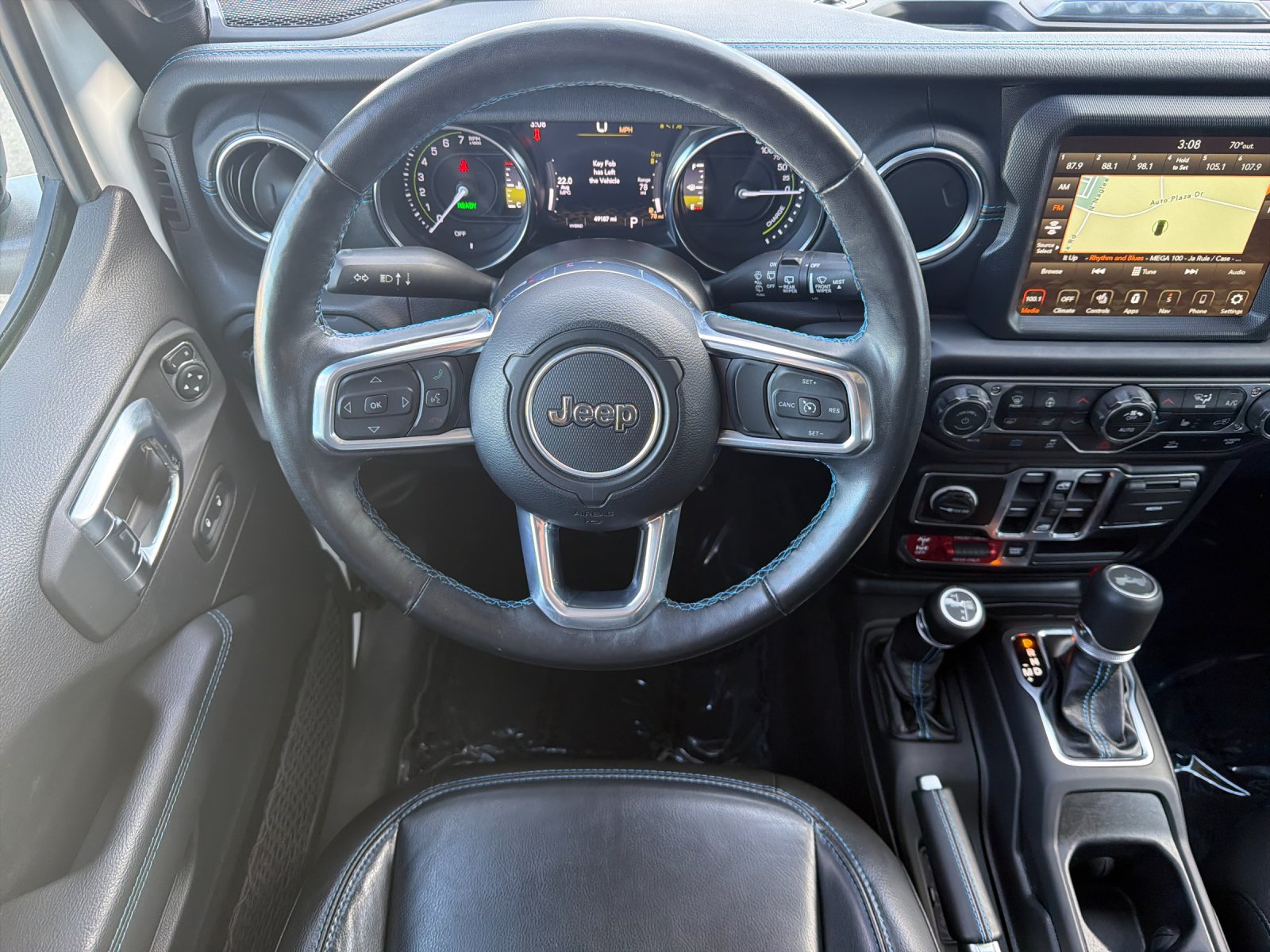 Used 2022 Jeep Wrangler Unlimited Rubicon 4xe w/ Cold Weather Group AWD/4WD image 16