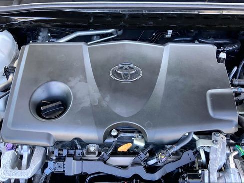 Used 2018 Toyota Camry XSE FWD image 32
