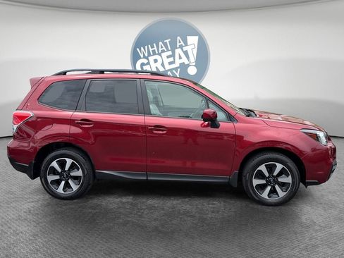 Used 2018 Subaru Forester 2.5i Premium w/ All-Weather Package AWD/4WD image 2