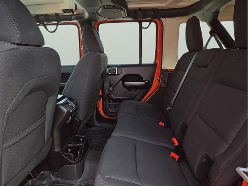 Used 2018 Jeep Wrangler Unlimited Sport AWD/4WD image 10