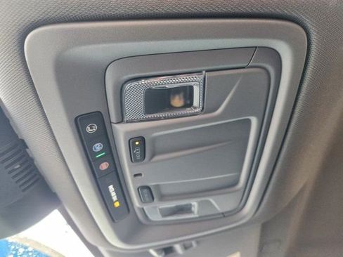 Used 2023 Chevrolet Silverado 1500 Custom image 27