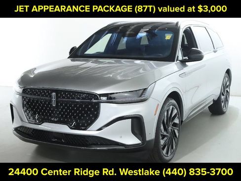 Certified 2024 Lincoln Nautilus Reserve w/ Equipment Group 202A AWD/4WD image 4