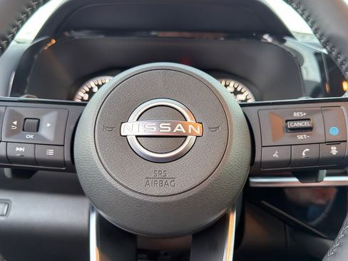 New 2025 Nissan Pathfinder SL image 18