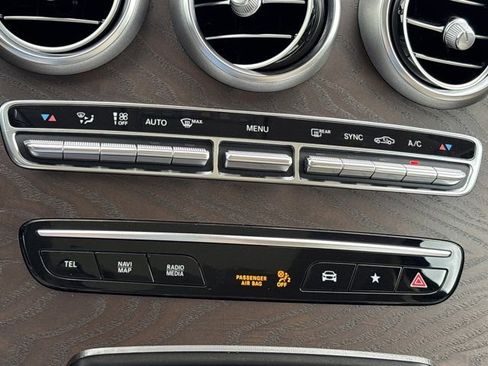 Used 2021 Mercedes-Benz GLC 300 4MATIC image 38