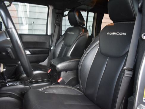 Used 2016 Jeep Wrangler Unlimited Rubicon AWD/4WD image 33
