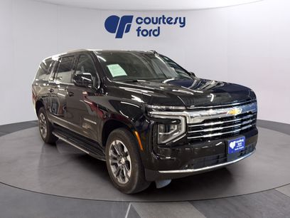 Used 2025 Chevrolet Suburban LT w/ Comfort Package