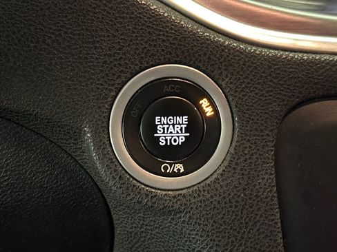 Used 2018 Dodge Charger R/T Scat Pack RWD image 41