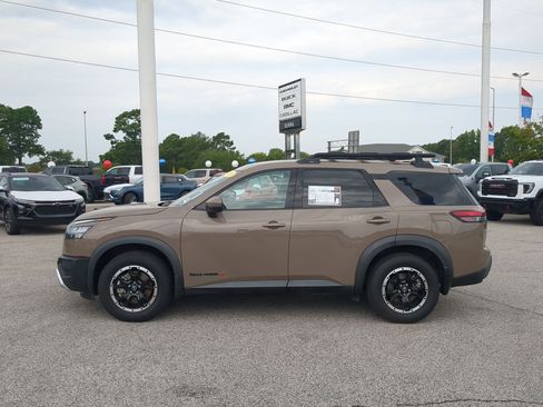 Used 2023 Nissan Pathfinder Rock Creek AWD/4WD image 5