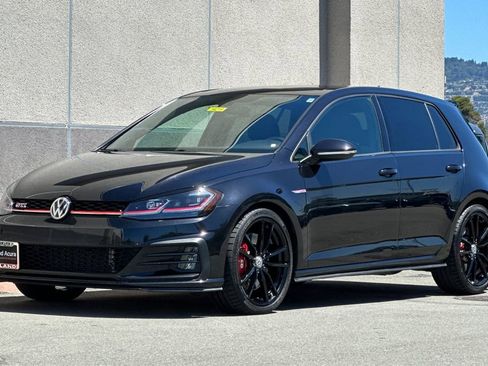 Used 2018 Volkswagen GTI SE FWD image 8