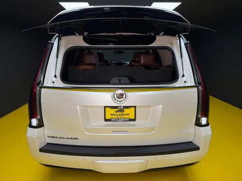 Used 2015 Cadillac Escalade Premium AWD/4WD image 11