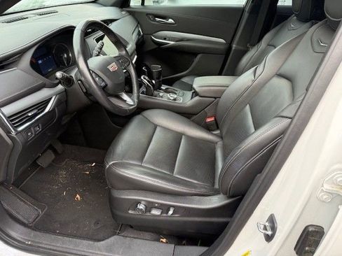 Used 2020 Cadillac XT4 Premium Luxury image 3