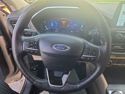 Used 2020 Ford Escape Titanium AWD/4WD image 19