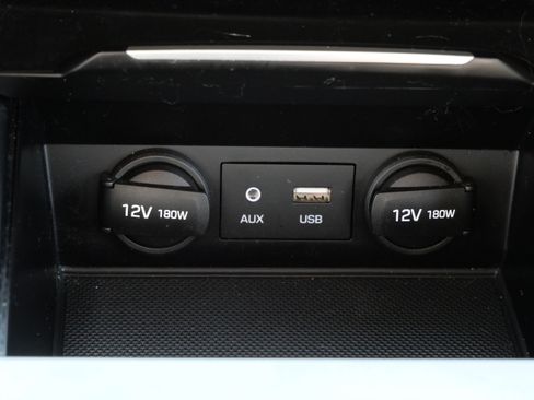 Used 2017 Hyundai Elantra Limited FWD image 32