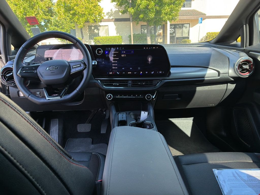 Used 2024 Chevrolet Equinox EV RS FWD image 42