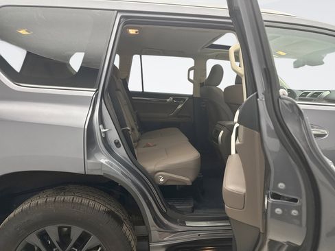 Used 2021 Lexus GX 460 Premium w/ Premium Package image 19