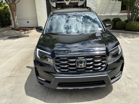 Used 2023 Honda Passport TrailSport image 3