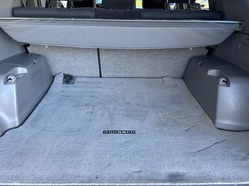 Used 2004 Toyota 4Runner SR5 image 31