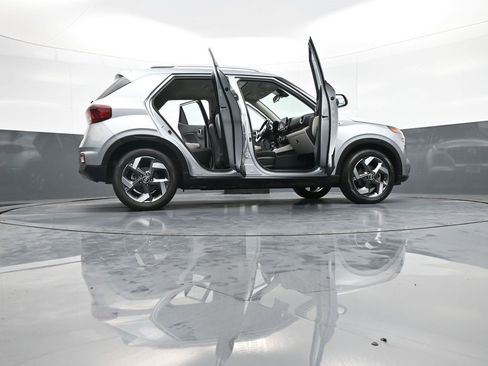 Certified 2021 Hyundai Venue SEL w/ Premium Package image 48