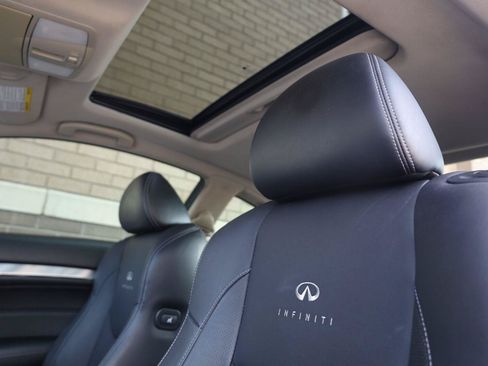 Used 2014 INFINITI Q60 Journey w/ Premium Package RWD image 16