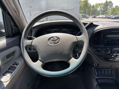 Used 2007 Toyota Sequoia SR5 RWD image 11