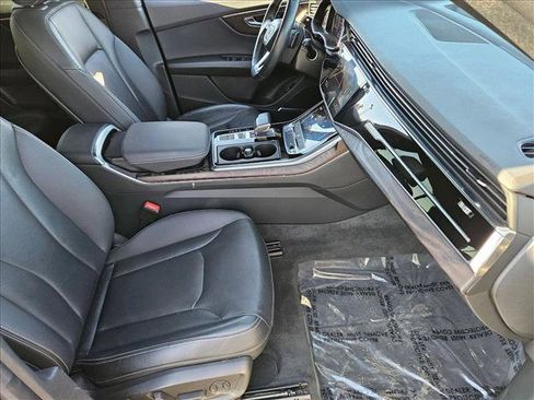 Used 2020 Audi Q8 Premium Plus w/ Premium Plus Package image 19