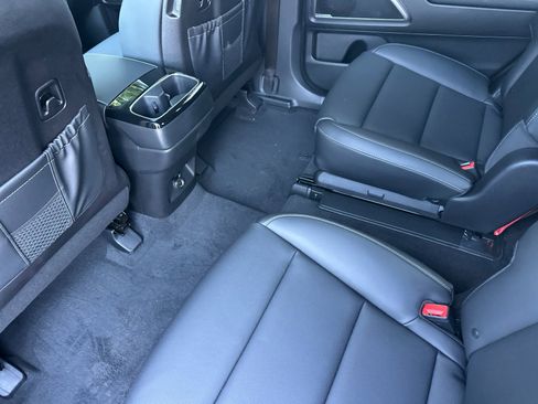 New 2025 Kia Telluride S image 12