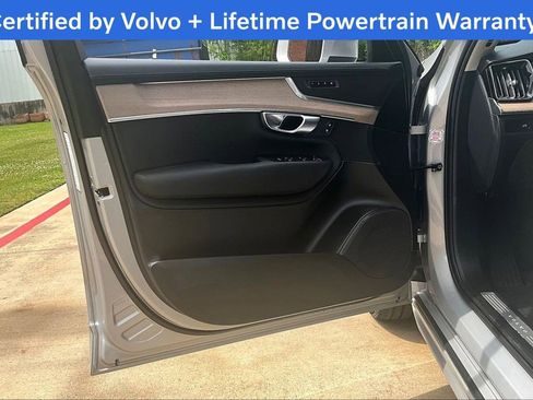 Used 2025 Volvo XC90 B6 Plus AWD/4WD image 24
