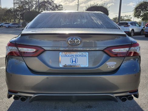 Used 2018 Toyota Camry XSE image 6