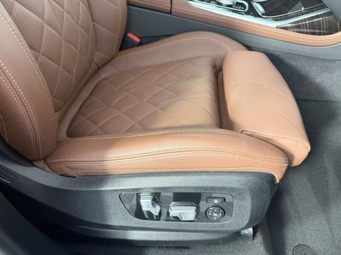 Used 2025 BMW X7 xDrive40i w/ Premium Package AWD/4WD image 34