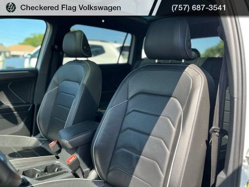 Used 2022 Volkswagen Tiguan SEL R-Line AWD/4WD image 22