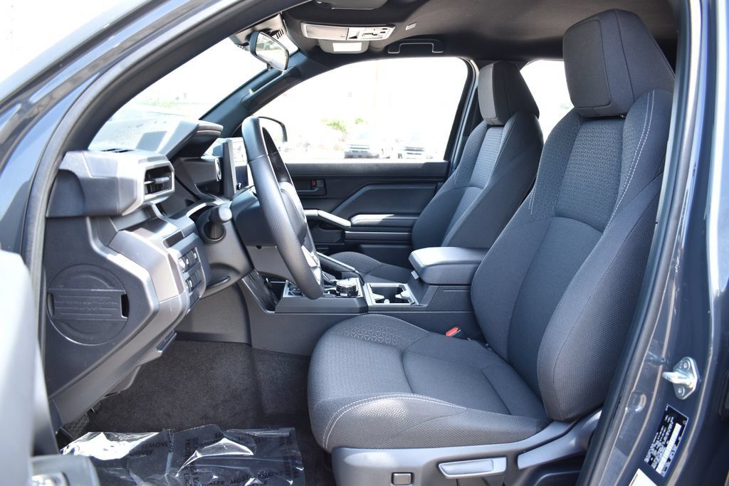 Used 2025 Toyota 4Runner SR5 AWD/4WD image 26