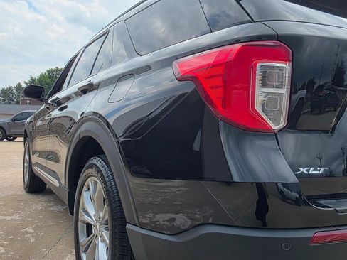 Used 2022 Ford Explorer XLT AWD/4WD image 18