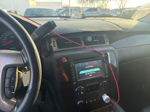 Used 2014 GMC Yukon XL Denali image 19