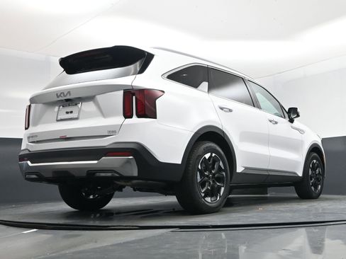 New 2026 Kia Sorento S image 14