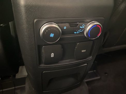 Used 2022 Ford Explorer XLT w/ Equipment Group 202A image 13