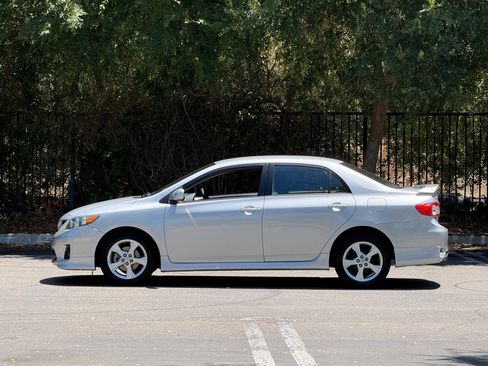 Used 2013 Toyota Corolla S FWD image 2