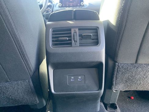 Used 2025 Nissan Rogue SV FWD image 8