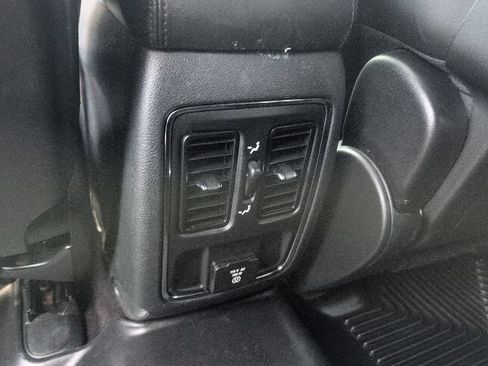Used 2019 Jeep Grand Cherokee Altitude AWD/4WD image 34