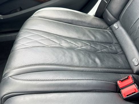 Used 2020 Mercedes-Benz S 560 4MATIC Sedan w/ Premium Package image 29