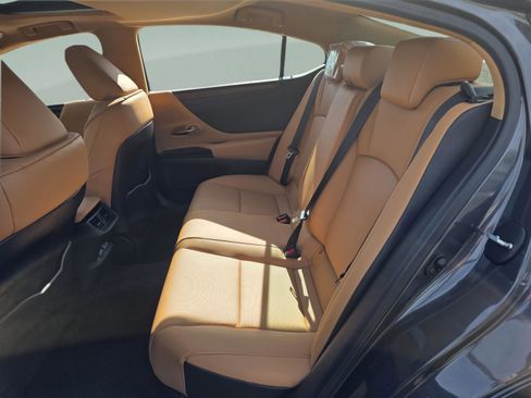 New 2025 Lexus ES 350 w/ Premium Package image 18