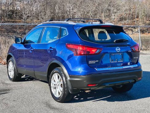 Used 2018 Nissan Rogue Sport SV w/ SV Technology Package image 5